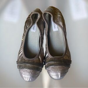 CALVIN KLEIN Pewter Metallic & Suede  Ballet Flats Slip-On Boho Casual S…